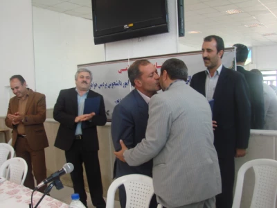 برگزاری آیین تکریم و معارفه معاونان  قدیم و جدید توسعه منابع و امور دانشجویی پردیس امام جعفر صادق(ع)