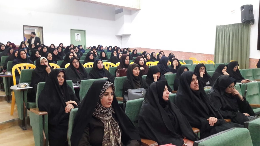 دومین گرد همایی استادان،مدیران و معلمان راهنمای کارورزی