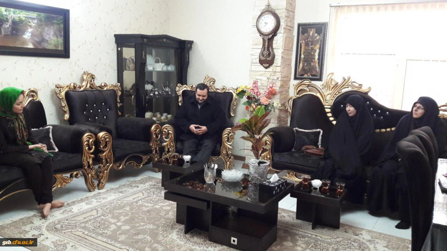 دیدار مسئولین پردیس امام جعفر صادق (ع) با خانواده شهدا