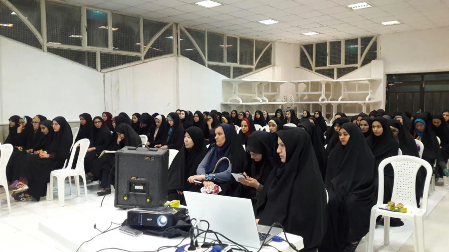 برگزاری جلسه پرسش و پاسخ  مسئولین محترم گزینش ، حراست و هیئت تخلفات امور اداری اداره کل آموزش و پرورش استان ، با دانشجو معلمان  پردیس امام جعفر صادق(ع)