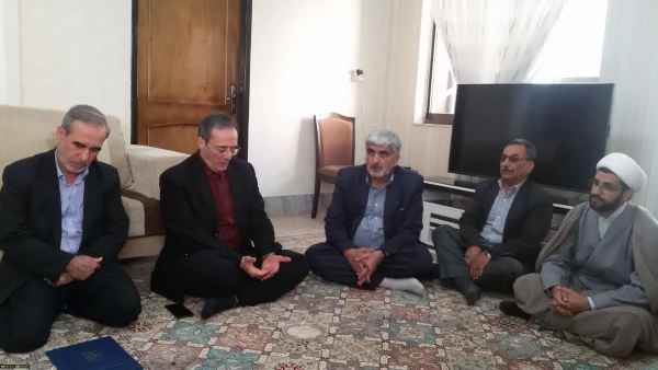 دیدار آقای دکتر مهر محمدی سرپرست دانشگاه فرهنگیان با خانواده شهید عبداله برزگ