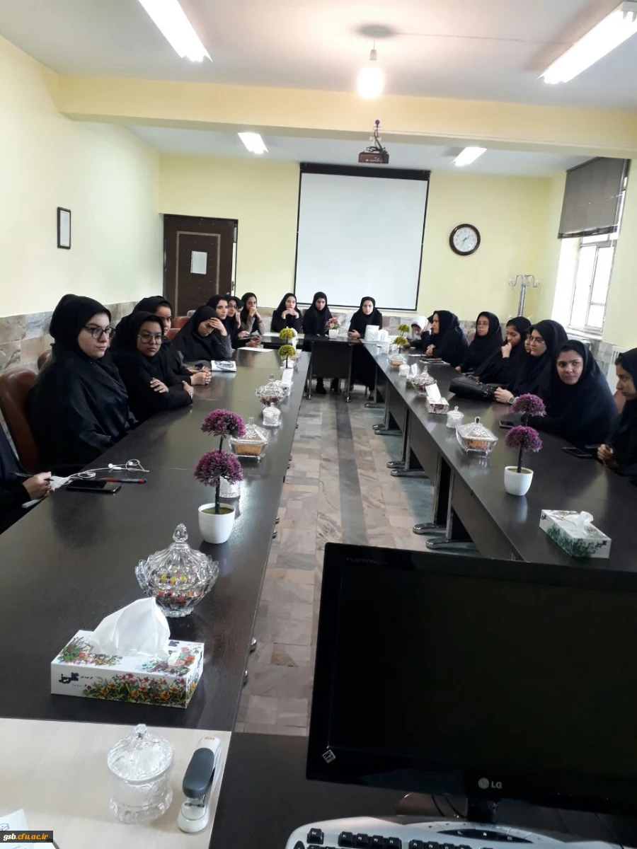 برگزاری جلسه پرسش و پاسخ مسئولین پردیس با نمایندگان اتاق های سرای دانشجویی به مناسبت هفته بهداشت و روان با موضوعیت بهداشت سراها و زندگی دانشجویی