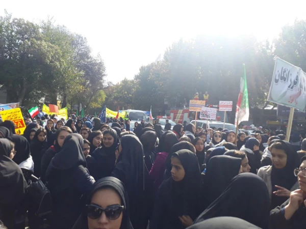 شرکت ریاست دانشگاه فرهنگیان  خراسان شمالی همراه با  ملت شریف ایران و همگام با کارکنان و دانشجومعلمان پردیس امام جعفر صادق (ع)  در راهپیمایی یوم الله 13 آبان 