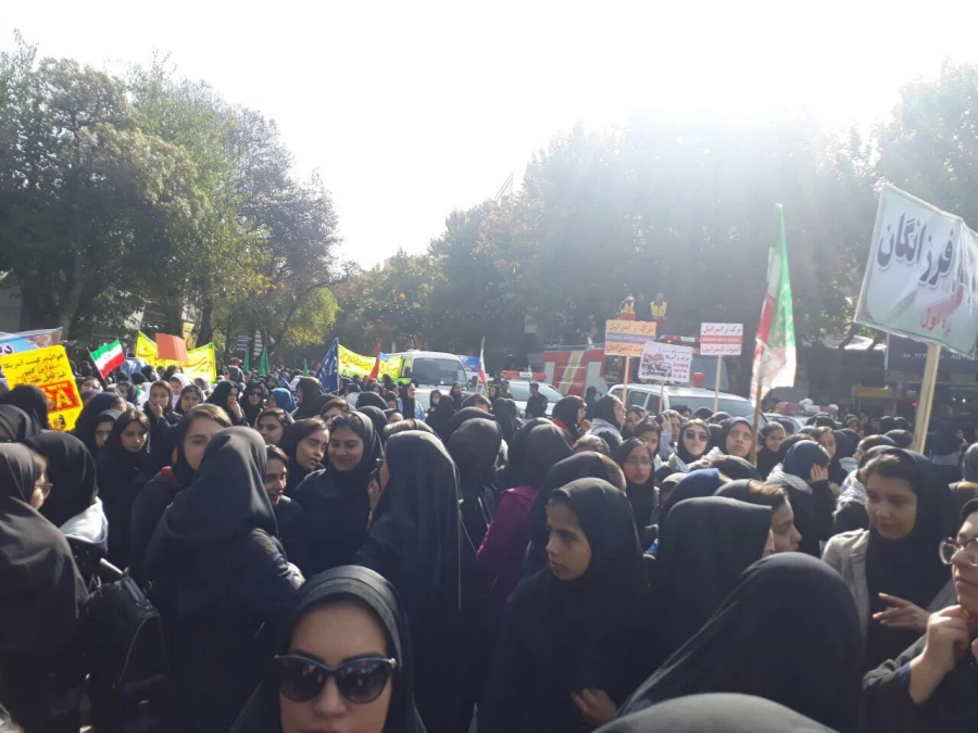 شرکت ریاست دانشگاه فرهنگیان  خراسان شمالی همراه با  ملت شریف ایران و همگام با کارکنان و دانشجومعلمان پردیس امام جعفر صادق (ع)  در راهپیمایی یوم الله 13 آبان 