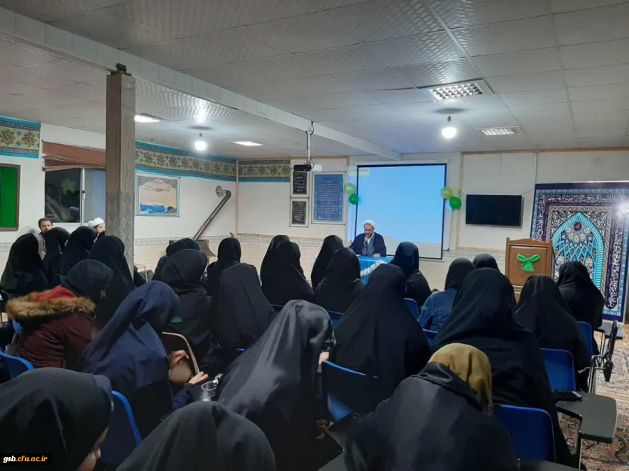 نشست دانشجو معلمان  با حجه السلام مویدی استاد بنیاد مهدویت قم