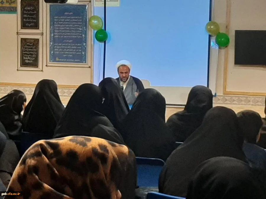 نشست دانشجو معلمان  با حجه السلام مویدی استاد بنیاد مهدویت قم