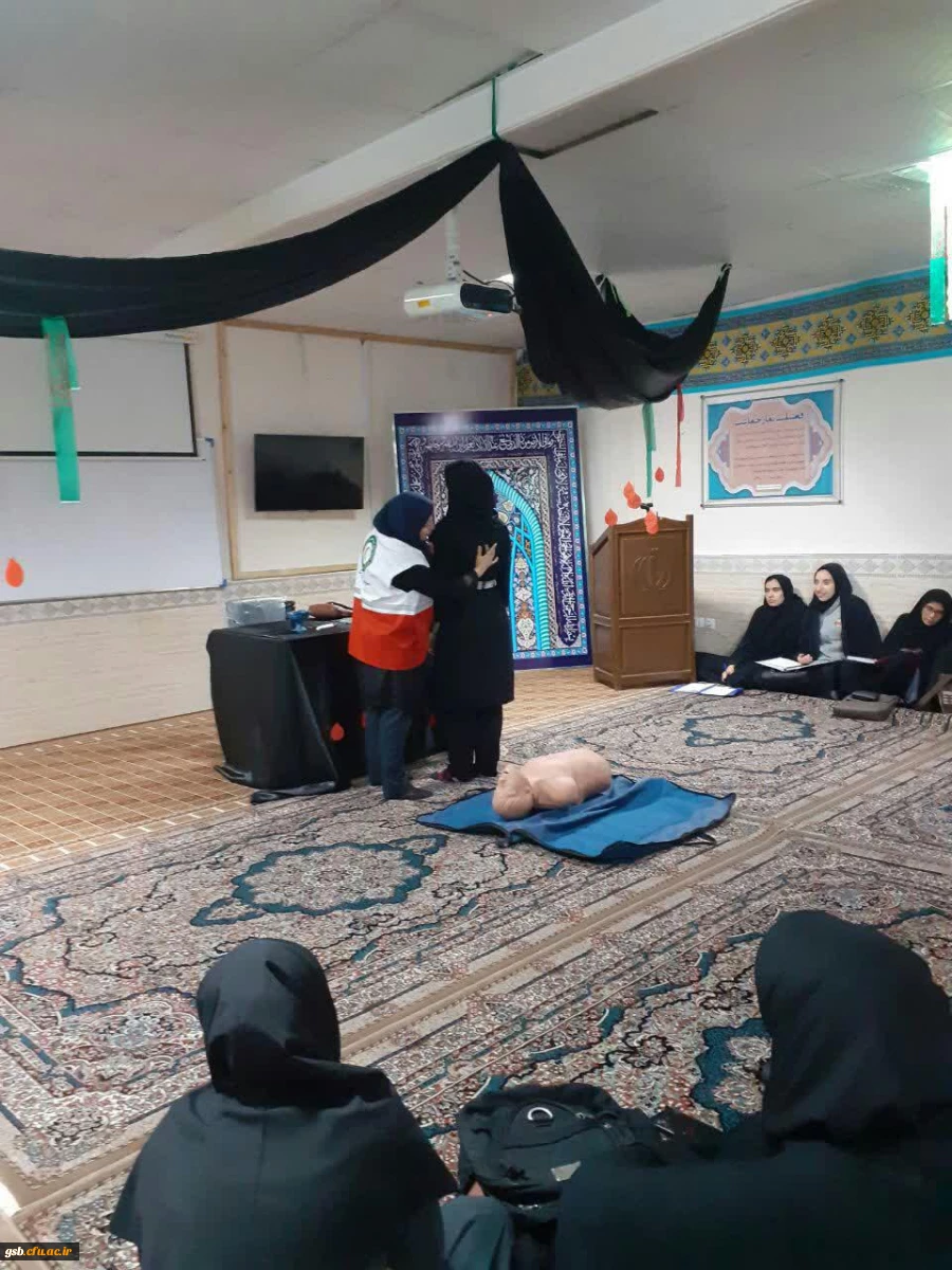 برگزاری کلاسهای آموزشی مقدماتی هلال احمر درپردیس