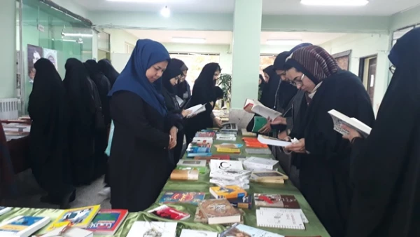 برگزاری نمایشگاه یک روزه کتاب در پردیس 