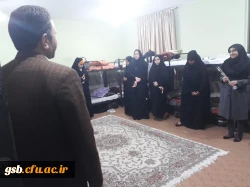 به مناسبت 16 آذر روز دانشجو ، حضور مسئولین پردیس در سرای دانشجویی و اهداء گل 