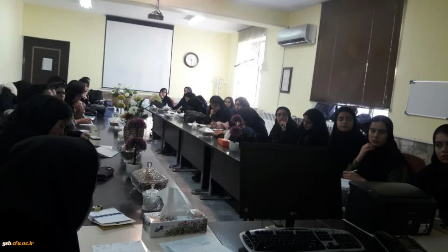 برگزاری کارگاه علمی تخصصی فلسفه برای کورک با حضور استاد مریم عفتی دکترای فلسفه تعلیم و تربیت و تسهیلگر فلسفه برای کودک