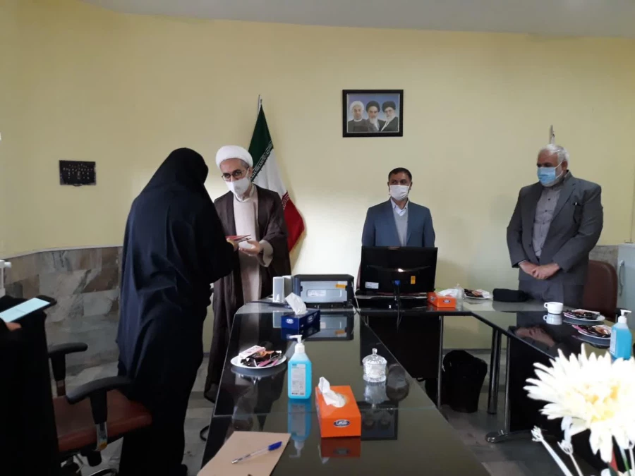 برگزاری مراسم تکریم از خانواده شهدا با حضور مسئولین دانشگاه فرهنگیان استان